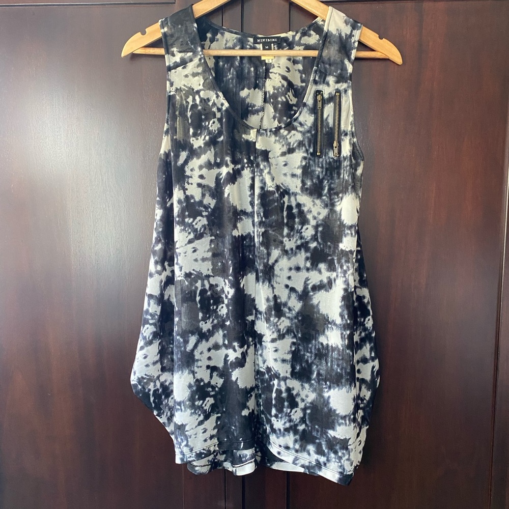 Black and White Print Tank with Zipper Detail, Size M